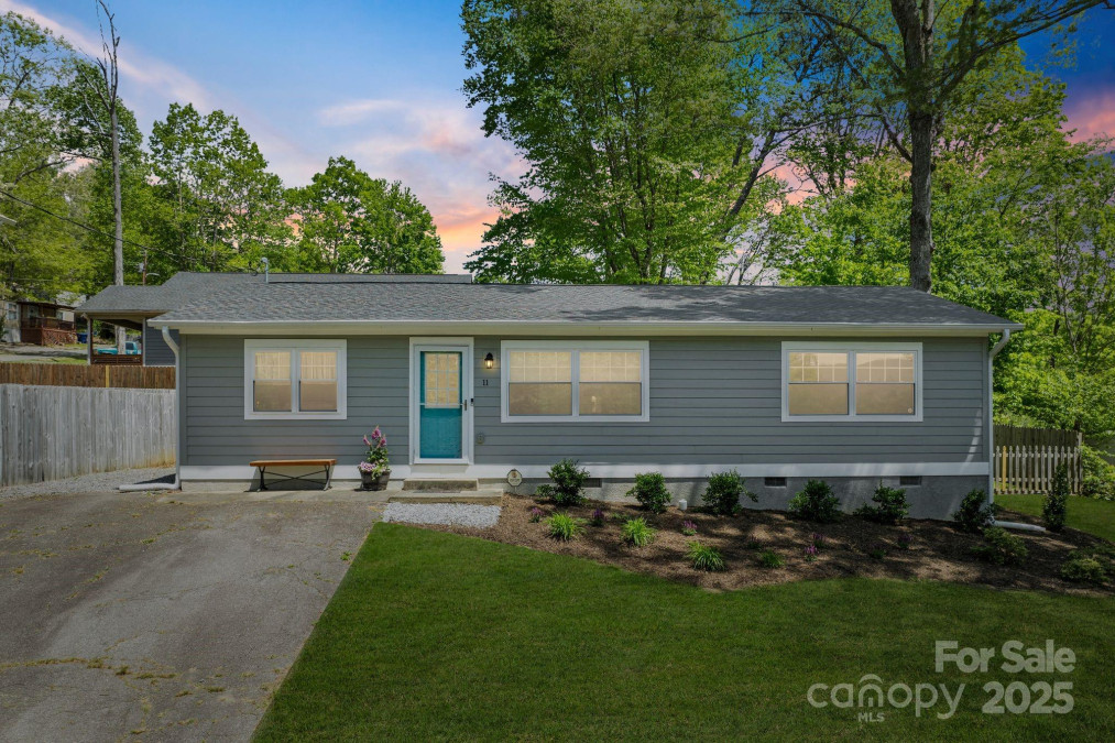 11 Keesler St Black Mountain, NC 28711