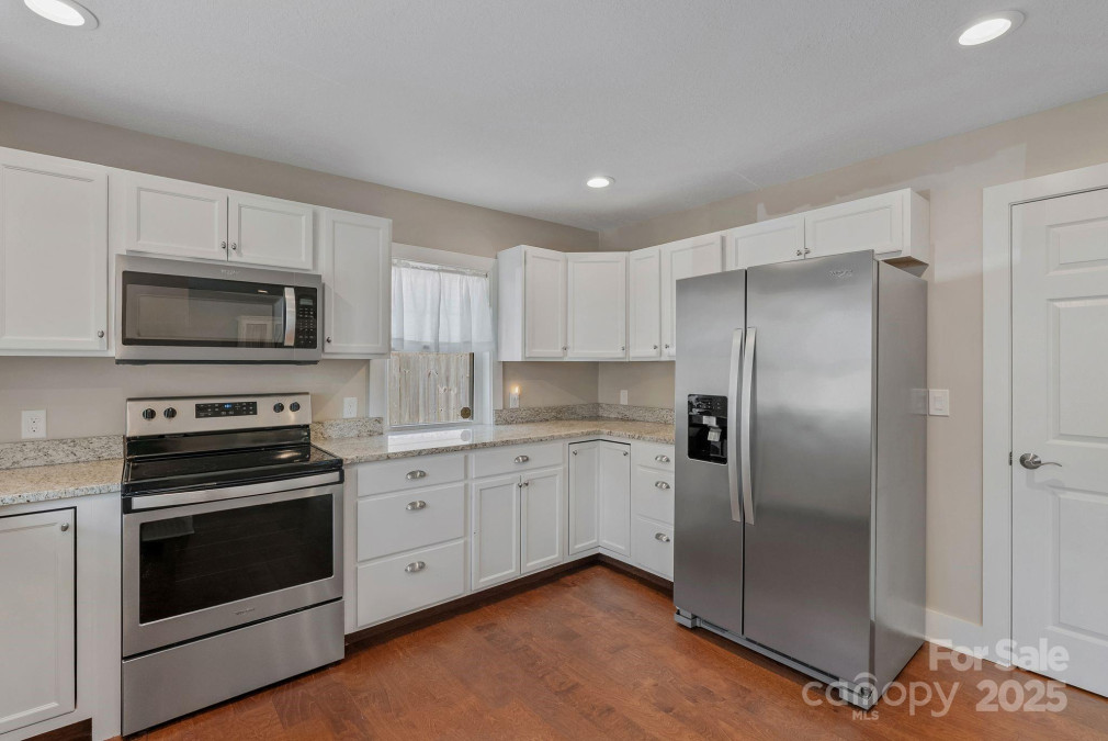 11 Keesler St Black Mountain, NC 28711