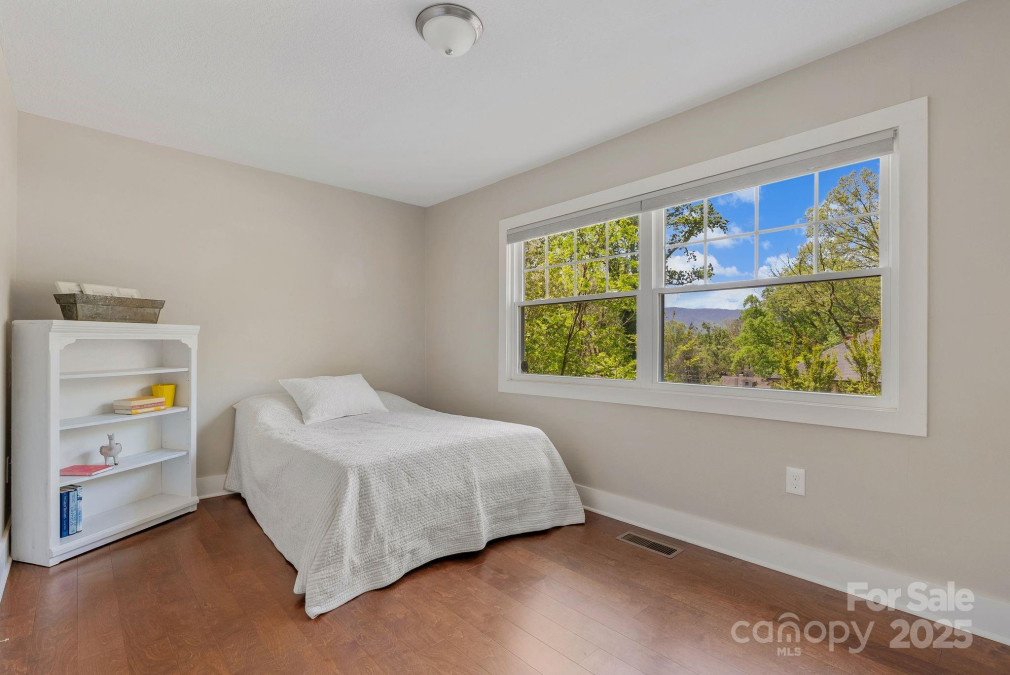 11 Keesler St Black Mountain, NC 28711