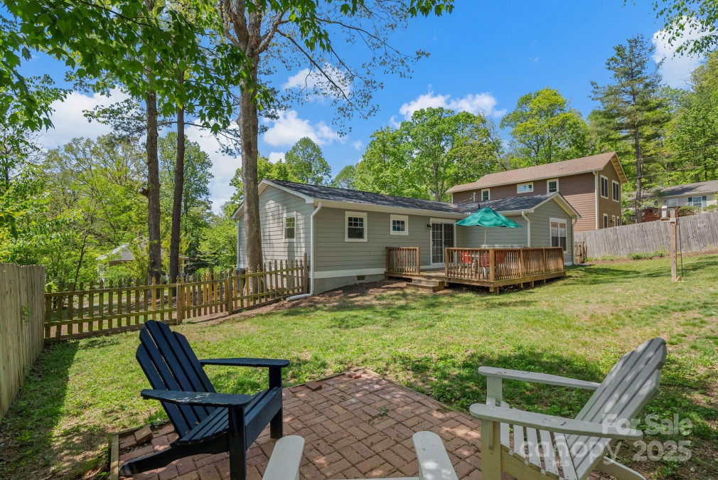 11 Keesler St Black Mountain, NC 28711
