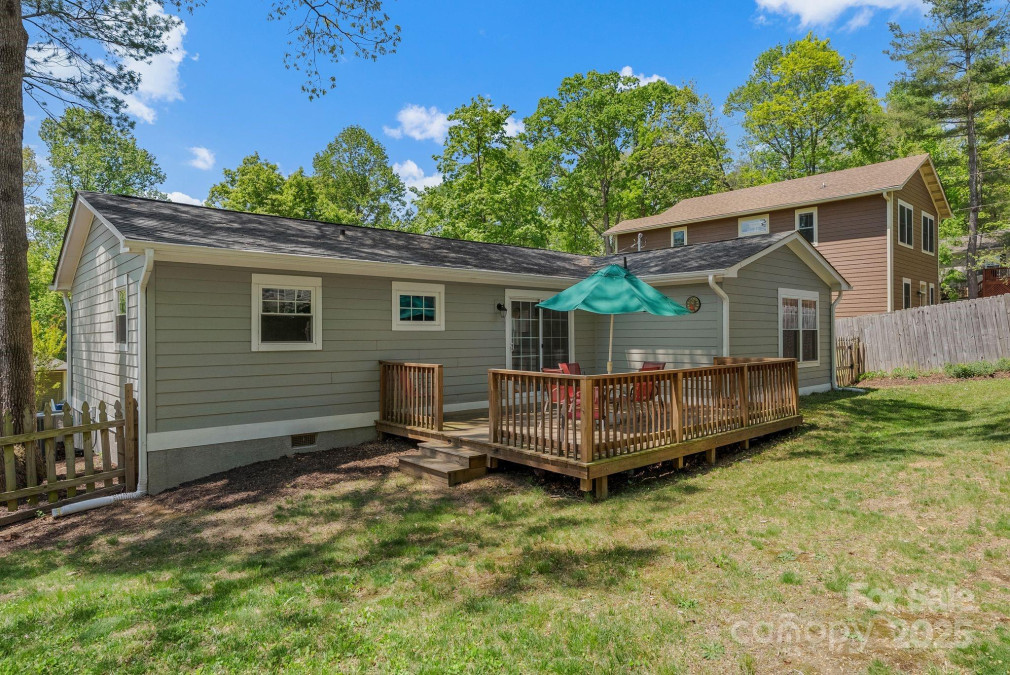 11 Keesler St Black Mountain, NC 28711