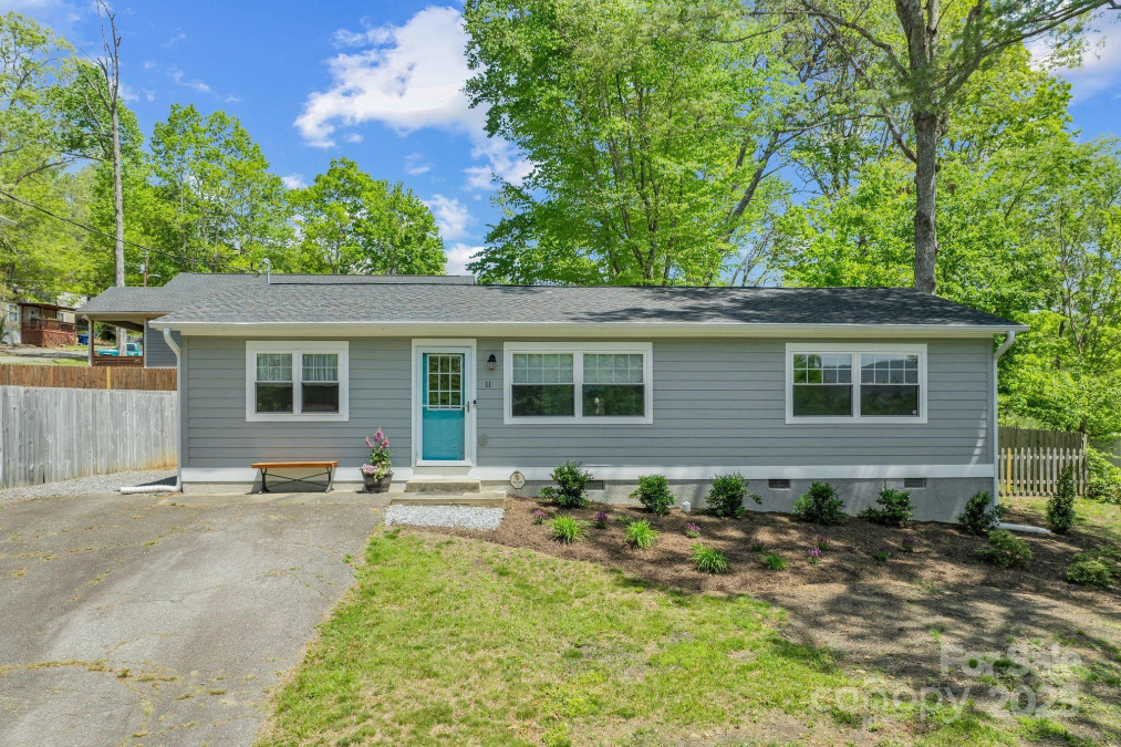 11 Keesler St Black Mountain, NC 28711