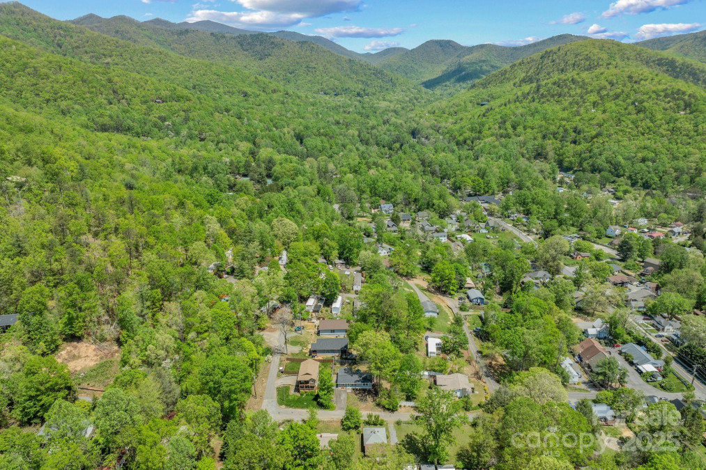 11 Keesler St Black Mountain, NC 28711