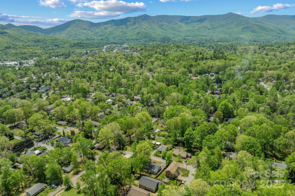 11 Keesler St Black Mountain, NC 28711