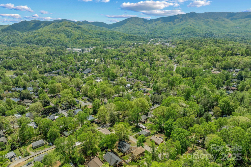 11 Keesler St Black Mountain, NC 28711