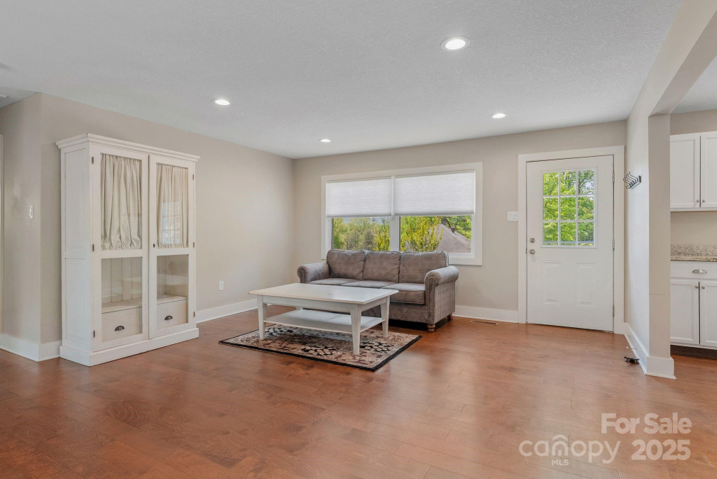 11 Keesler St Black Mountain, NC 28711