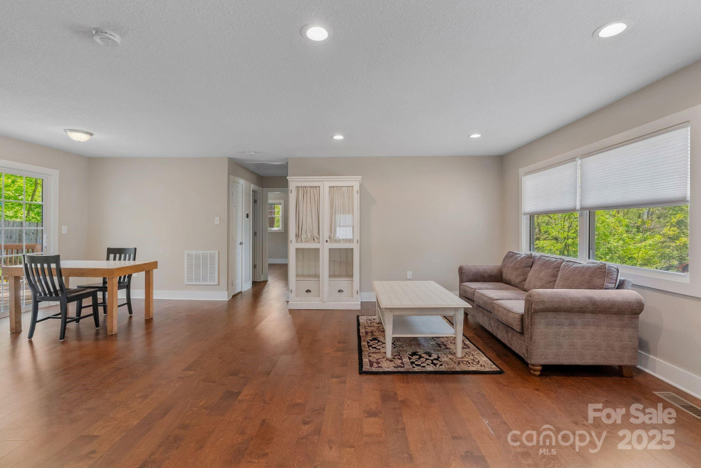 11 Keesler St Black Mountain, NC 28711