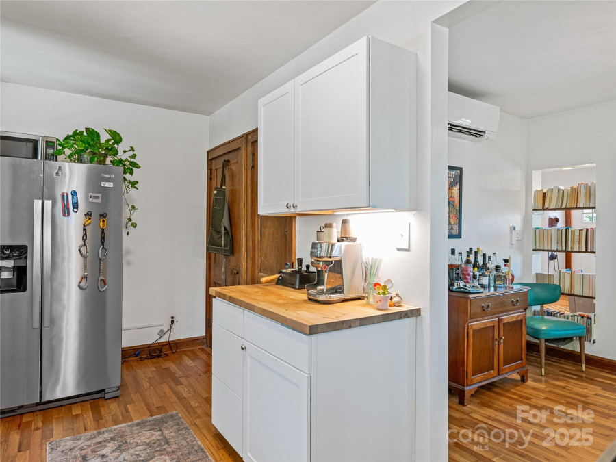 15 Pine Grove Ave Asheville, NC 28801