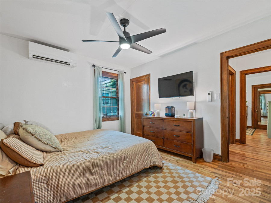 15 Pine Grove Ave Asheville, NC 28801