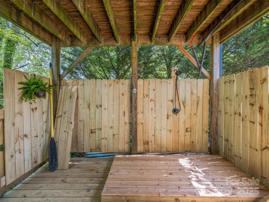 15 Pine Grove Ave Asheville, NC 28801