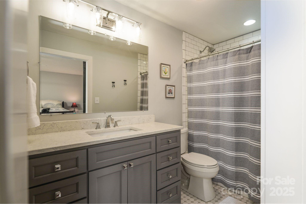 1360 Glen Cannon Dr Pisgah Forest, NC 28768