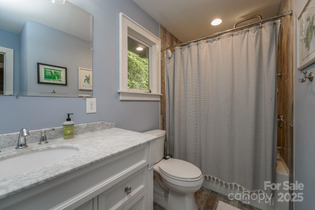 1360 Glen Cannon Dr Pisgah Forest, NC 28768
