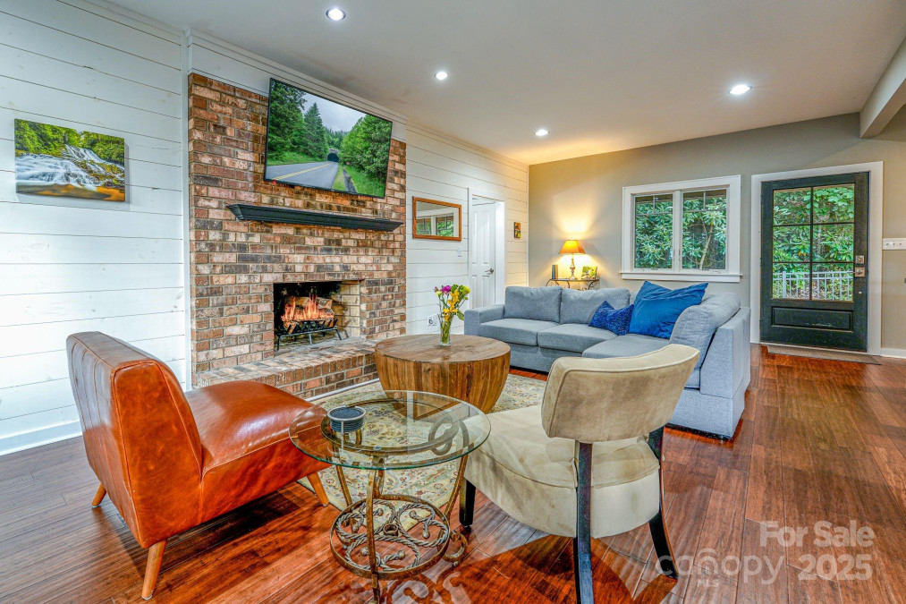 1360 Glen Cannon Dr Pisgah Forest, NC 28768