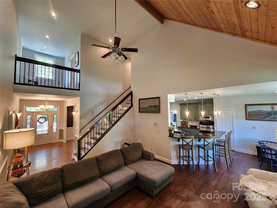 521 Hobson Rd Bakersville, NC 28705