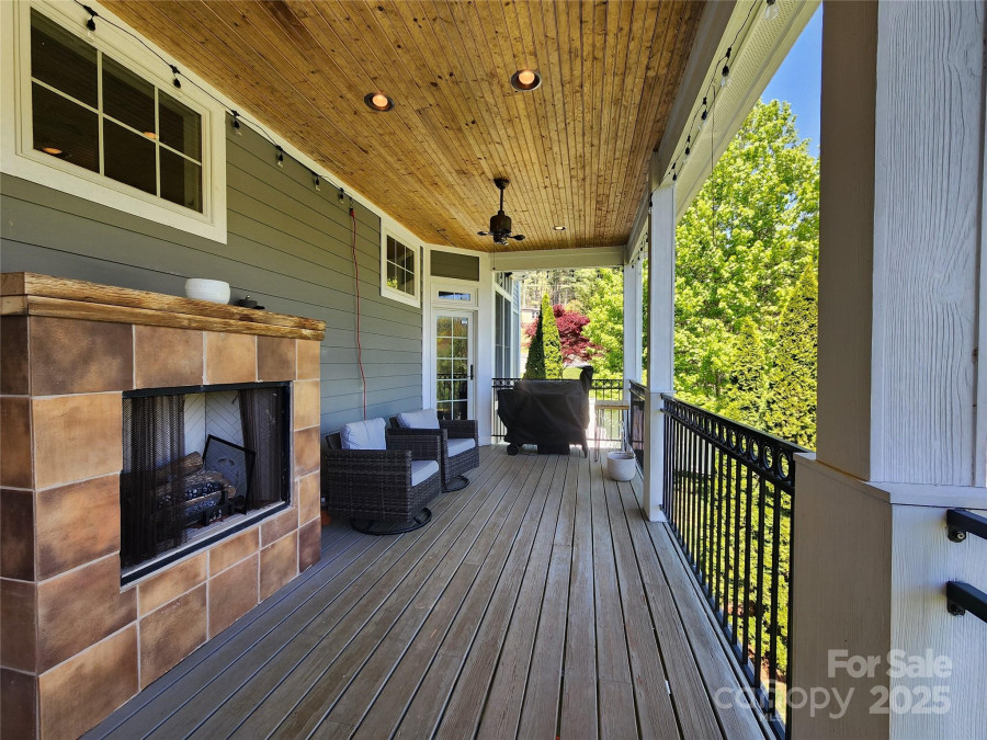 521 Hobson Rd Bakersville, NC 28705