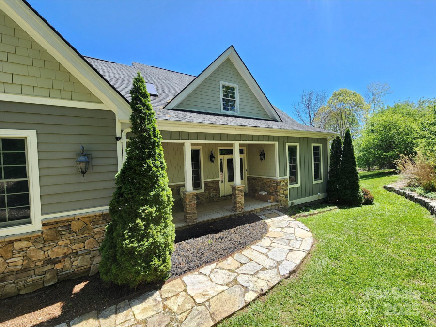 521 Hobson Rd Bakersville, NC 28705