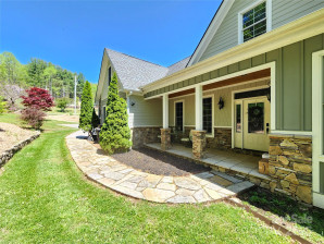 521 Hobson Rd Bakersville, NC 28705