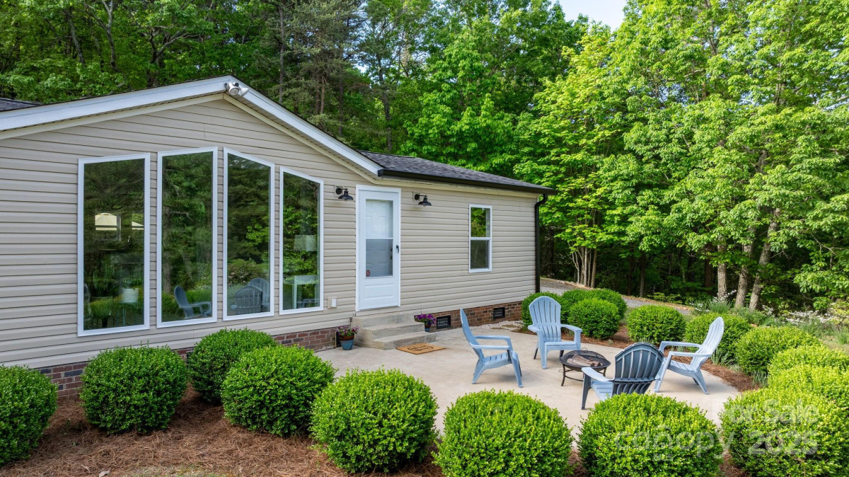 6618 Wards Gap Rd Casar, NC 28020