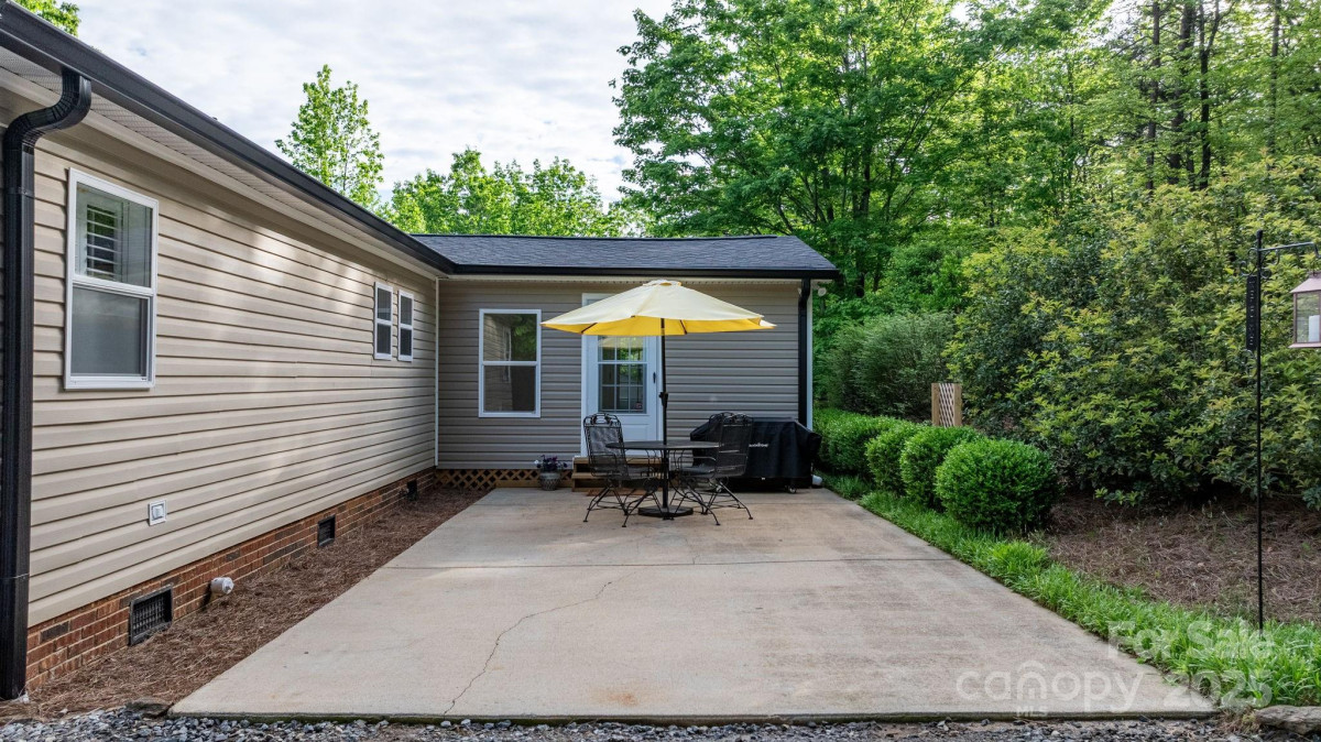6618 Wards Gap Rd Casar, NC 28020