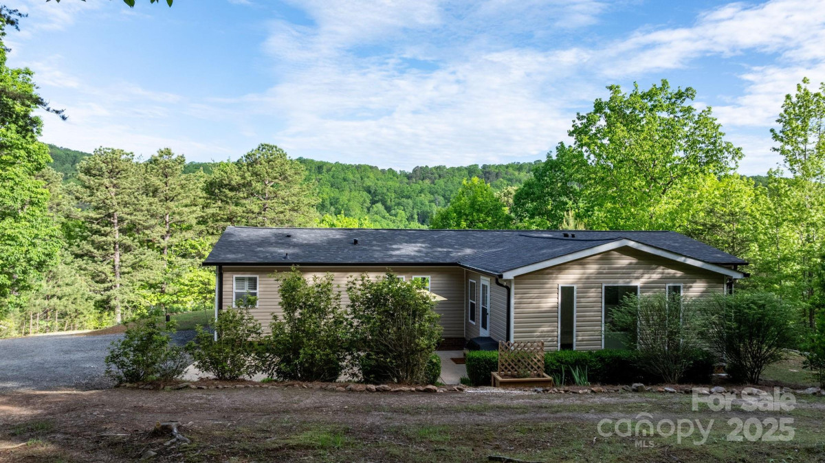 6618 Wards Gap Rd Casar, NC 28020