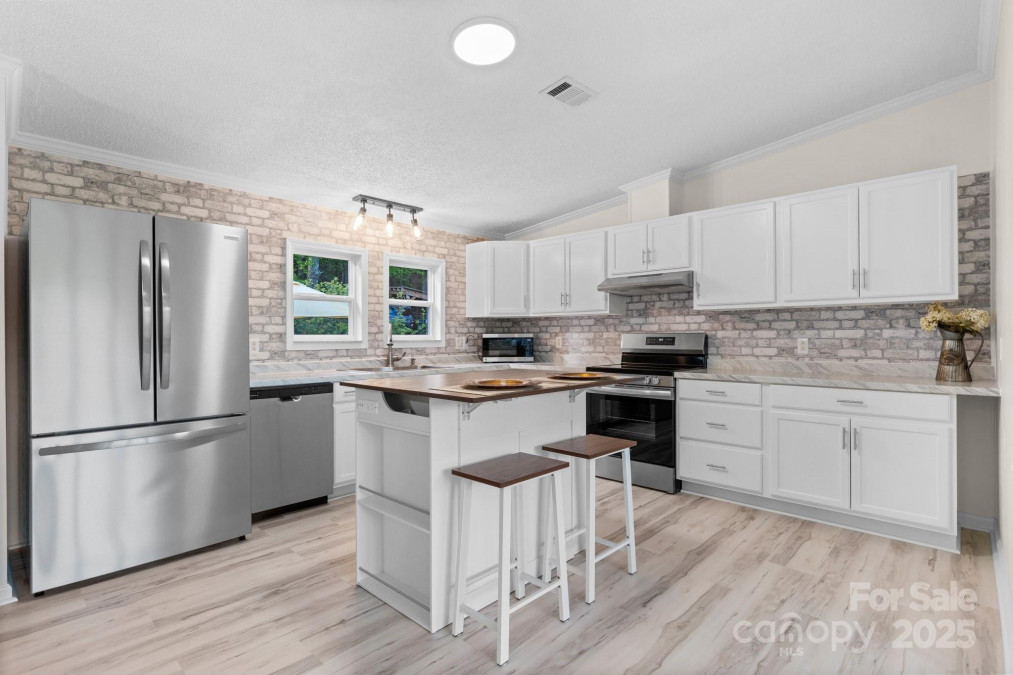 6618 Wards Gap Rd Casar, NC 28020