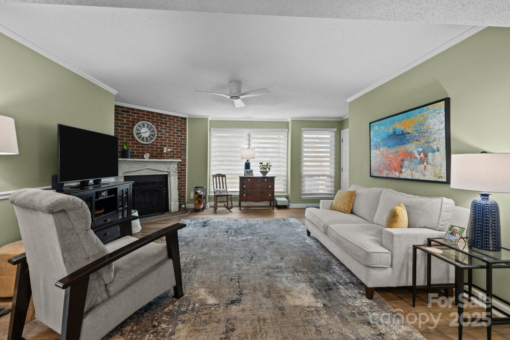 1608 Sharon Rd Charlotte, NC 28210
