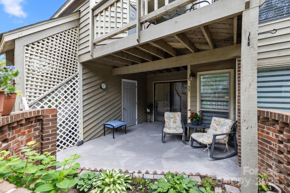1608 Sharon Rd Charlotte, NC 28210