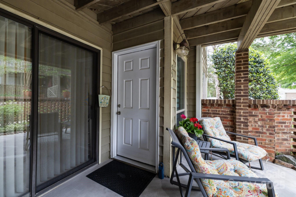 1608 Sharon Rd Charlotte, NC 28210