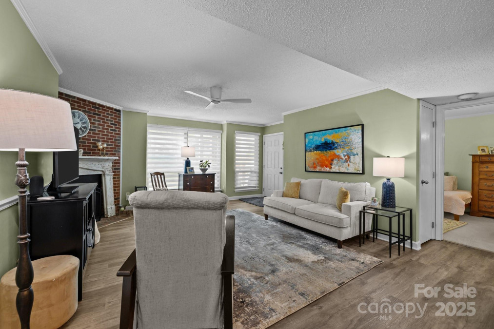 1608 Sharon Rd Charlotte, NC 28210