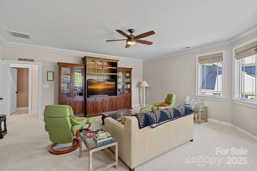 19501 River Falls Dr Davidson, NC 28036