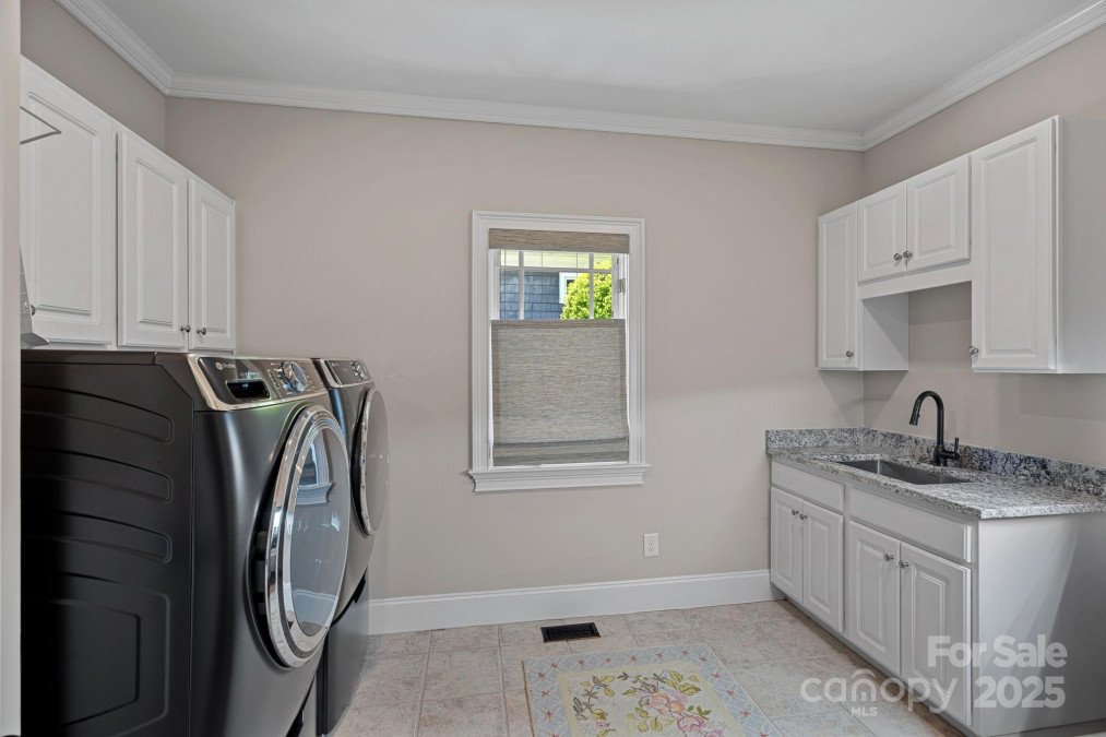 19501 River Falls Dr Davidson, NC 28036