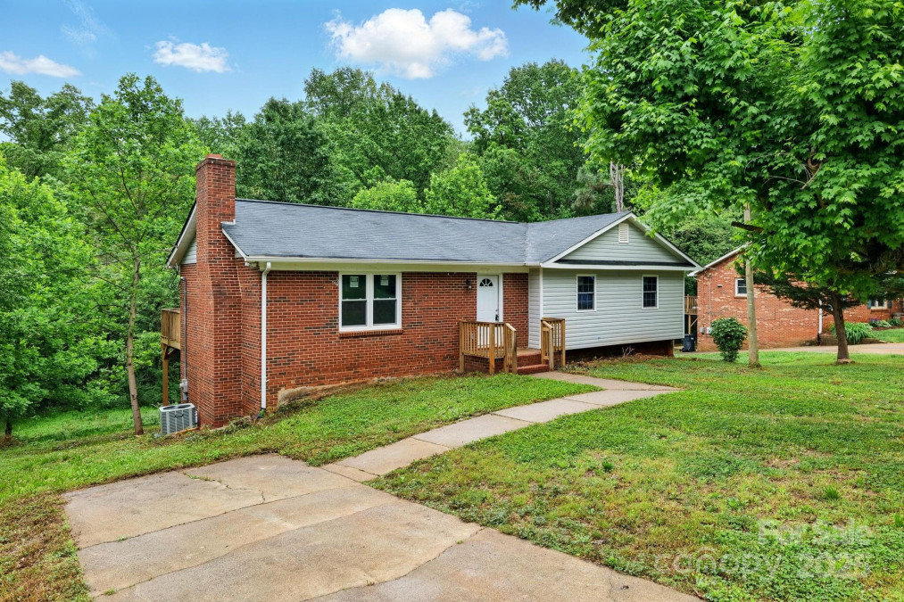 131 Little Forest Ln Statesville, NC 28625