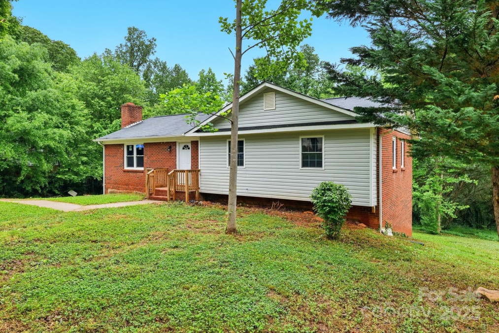 131 Little Forest Ln Statesville, NC 28625