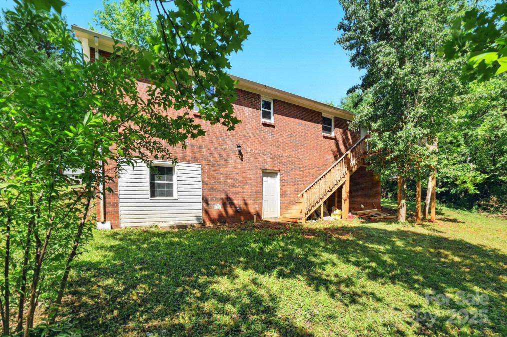 131 Little Forest Ln Statesville, NC 28625