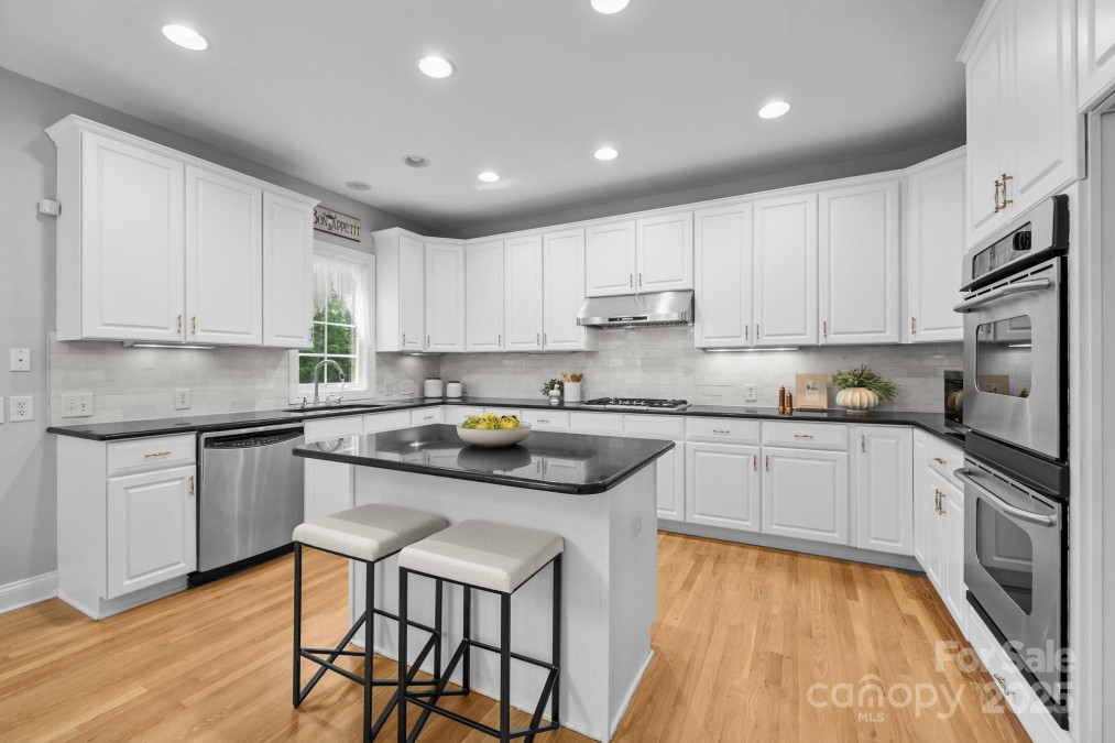 2025 Groves Edge Ln Waxhaw, NC 28173