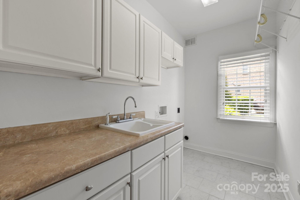 2025 Groves Edge Ln Waxhaw, NC 28173