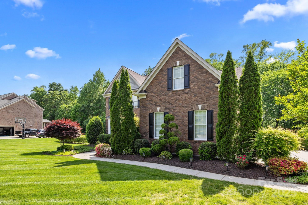 2025 Groves Edge Ln Waxhaw, NC 28173