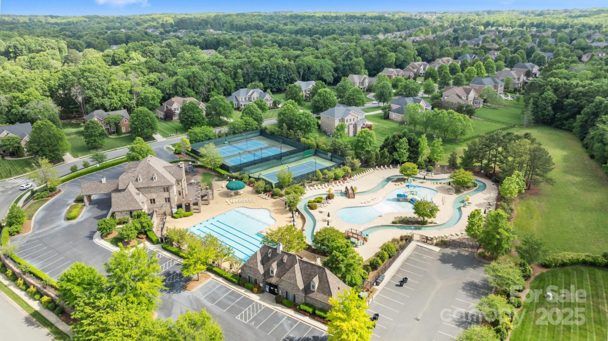 2025 Groves Edge Ln Waxhaw, NC 28173