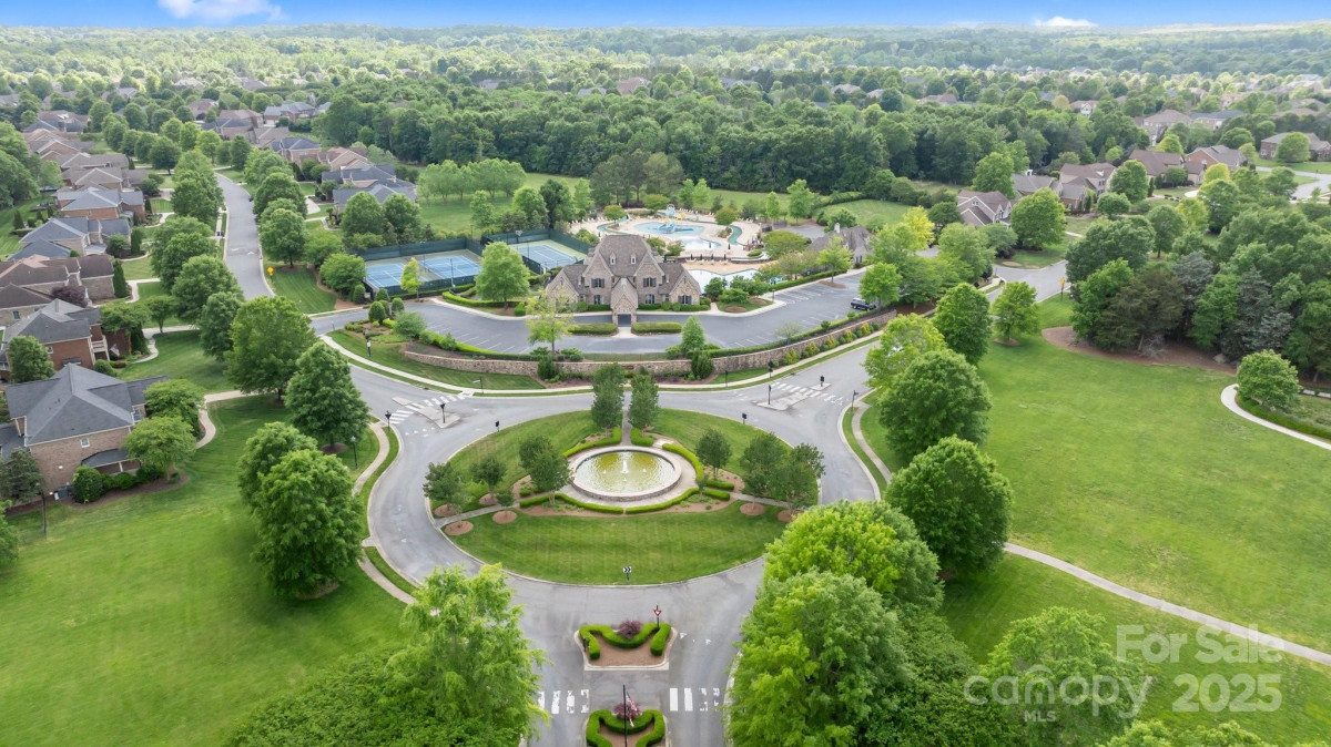 2025 Groves Edge Ln Waxhaw, NC 28173
