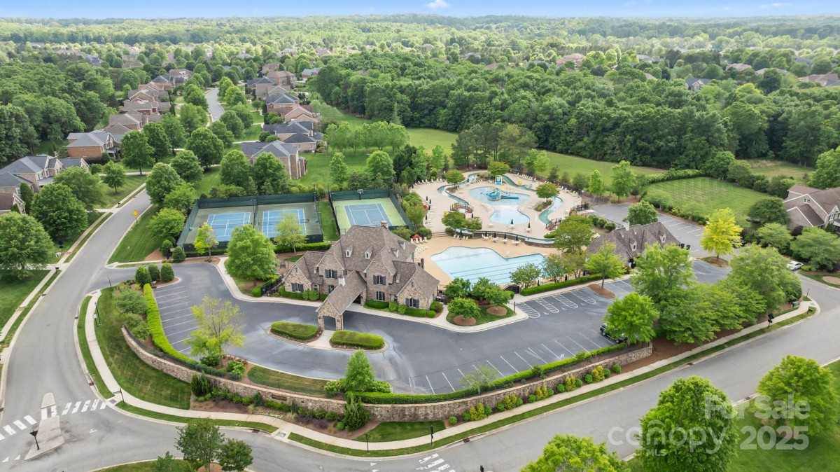2025 Groves Edge Ln Waxhaw, NC 28173