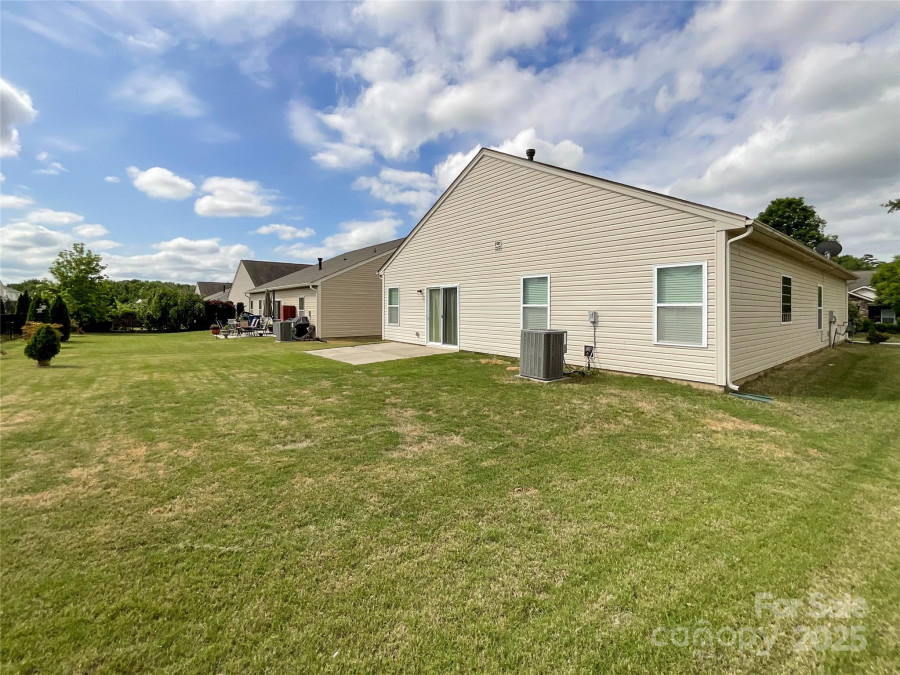1876 Yellow Daisy Dr Matthews, NC 28104