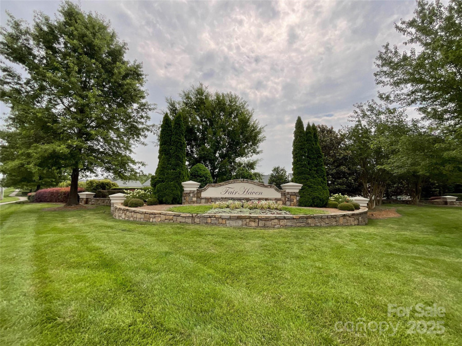 1876 Yellow Daisy Dr Matthews, NC 28104