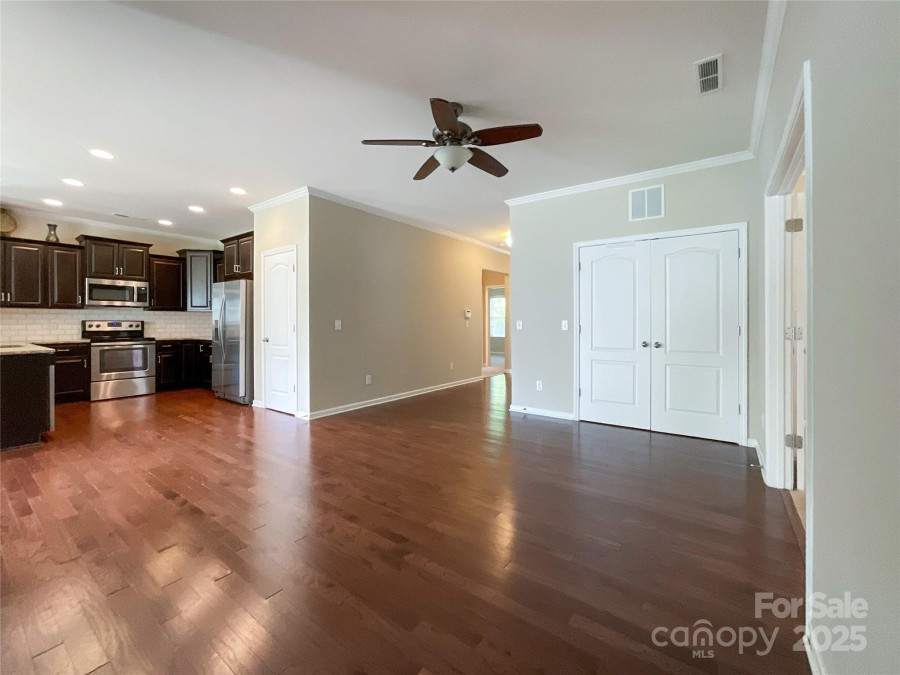 1876 Yellow Daisy Dr Matthews, NC 28104