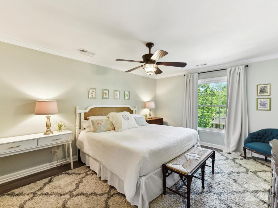 10024 Whitethorn Dr Charlotte, NC 28277