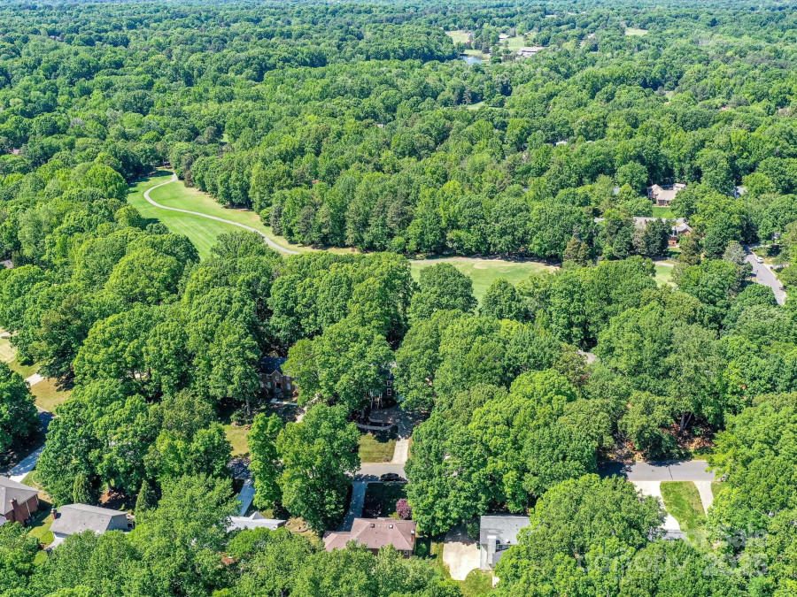 10024 Whitethorn Dr Charlotte, NC 28277