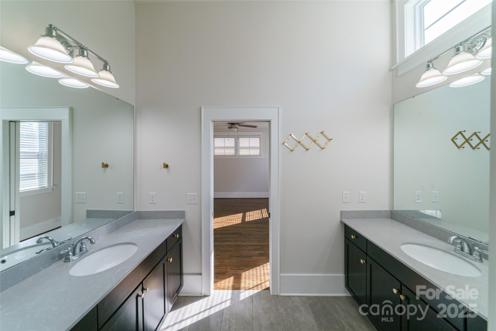 1909 Summey Ave Charlotte, NC 28205