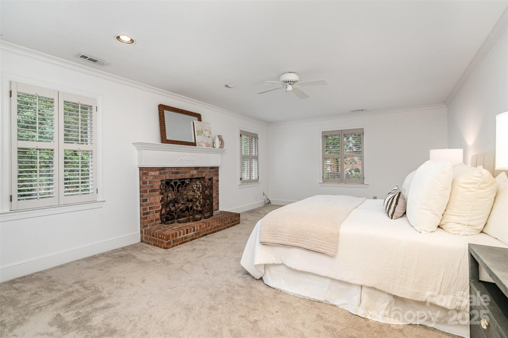 2600 Oakmeade Dr Charlotte, NC 28270