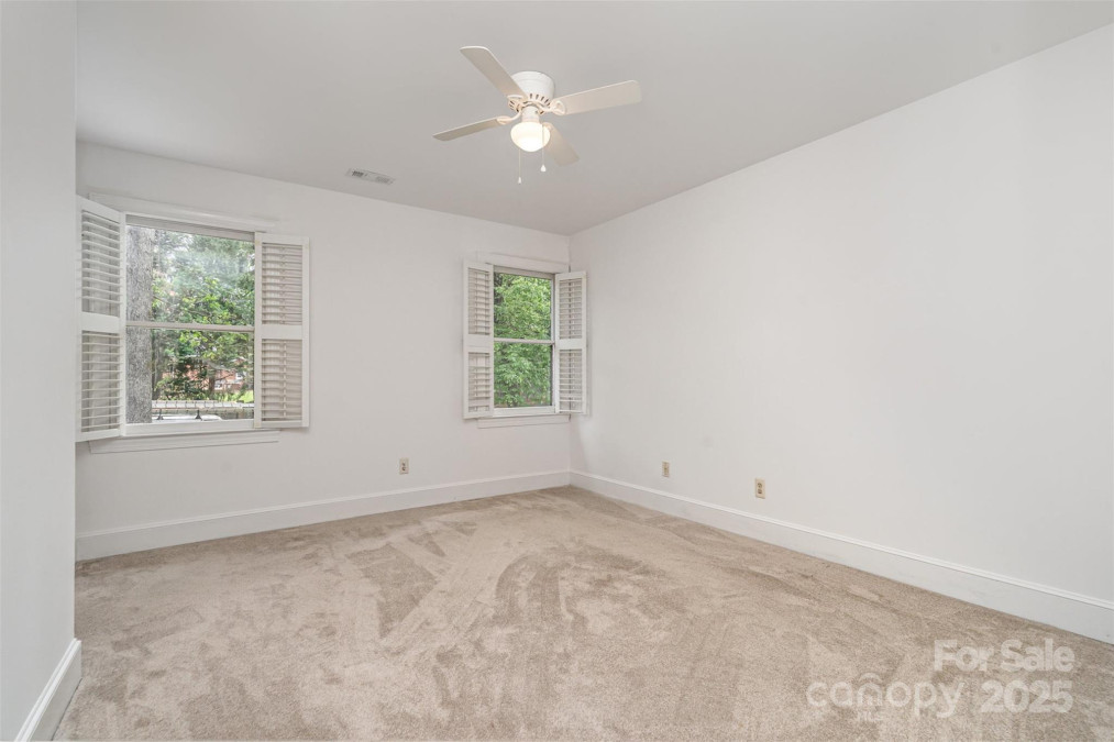 2600 Oakmeade Dr Charlotte, NC 28270
