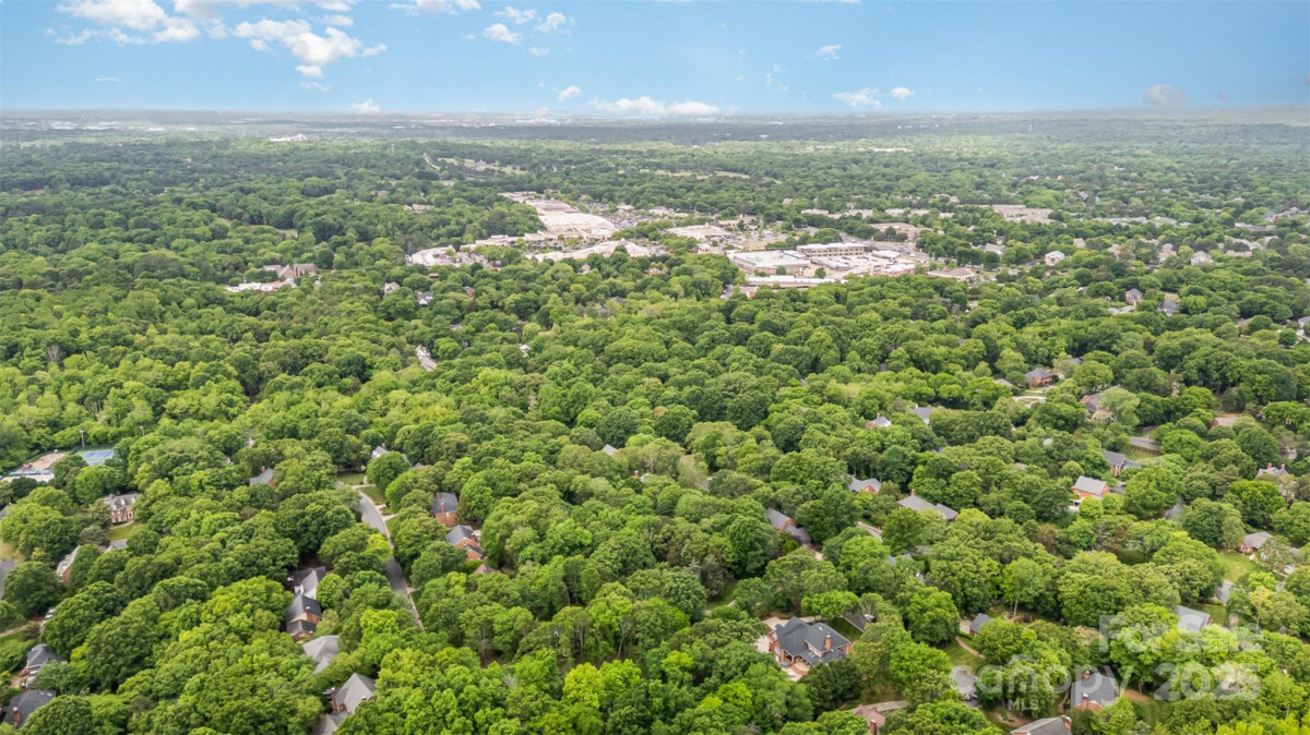 2600 Oakmeade Dr Charlotte, NC 28270