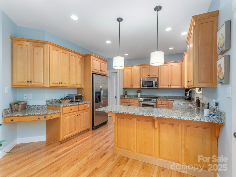 35 Mann Dr Asheville, NC 28805